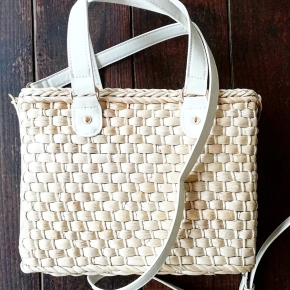 Straw Studios Handbags - ✔️✔️ THE BAG FOR SUMMER